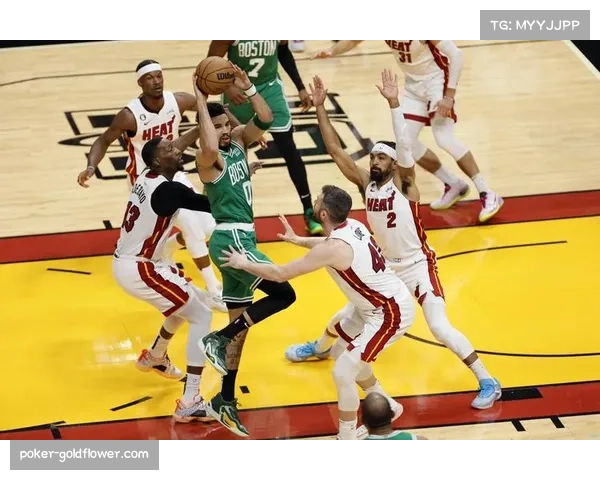 此役猛龙三分球命中率高达57.1%，半场表现抢眼